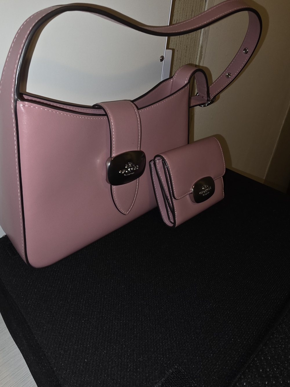 Coach Pink Leather Shoulder Bag with Matching Wallet - Picture 3 of 16